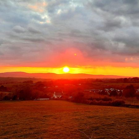 Summit Camping Kit Hill Cornwall Panoramic Views Grass Pitch From 15Pn Or Bella Bell Tent 75Pn Callington Экстерьер фото