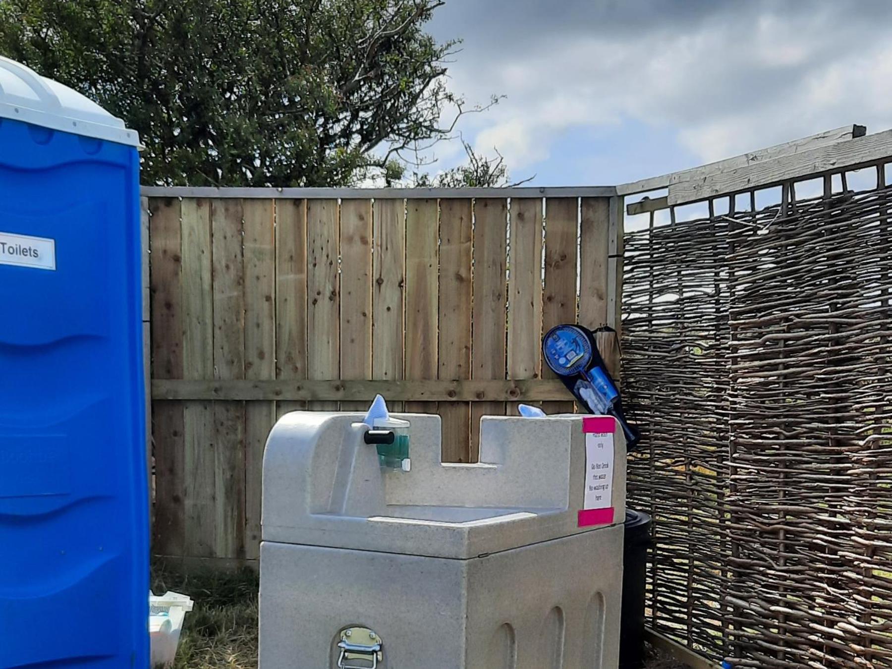 Summit Camping Kit Hill Cornwall Panoramic Views Grass Pitch From 15Pn Or Bella Bell Tent 75Pn Callington Экстерьер фото